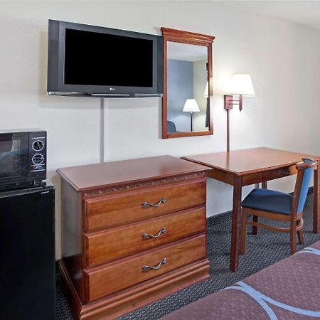 Super 8 By Wyndham Suwanee Hotel Exterior foto