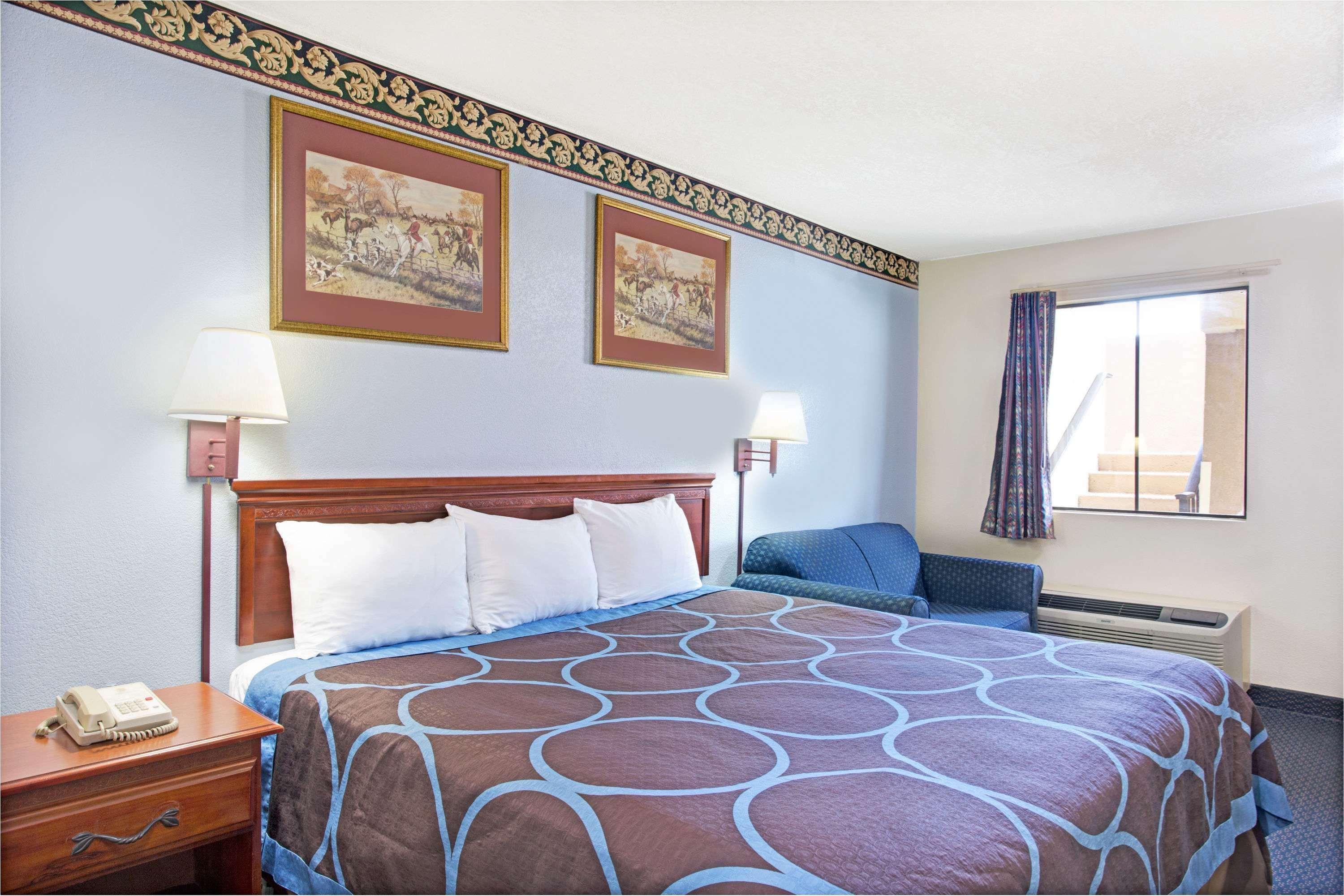 Super 8 By Wyndham Suwanee Hotel Exterior foto