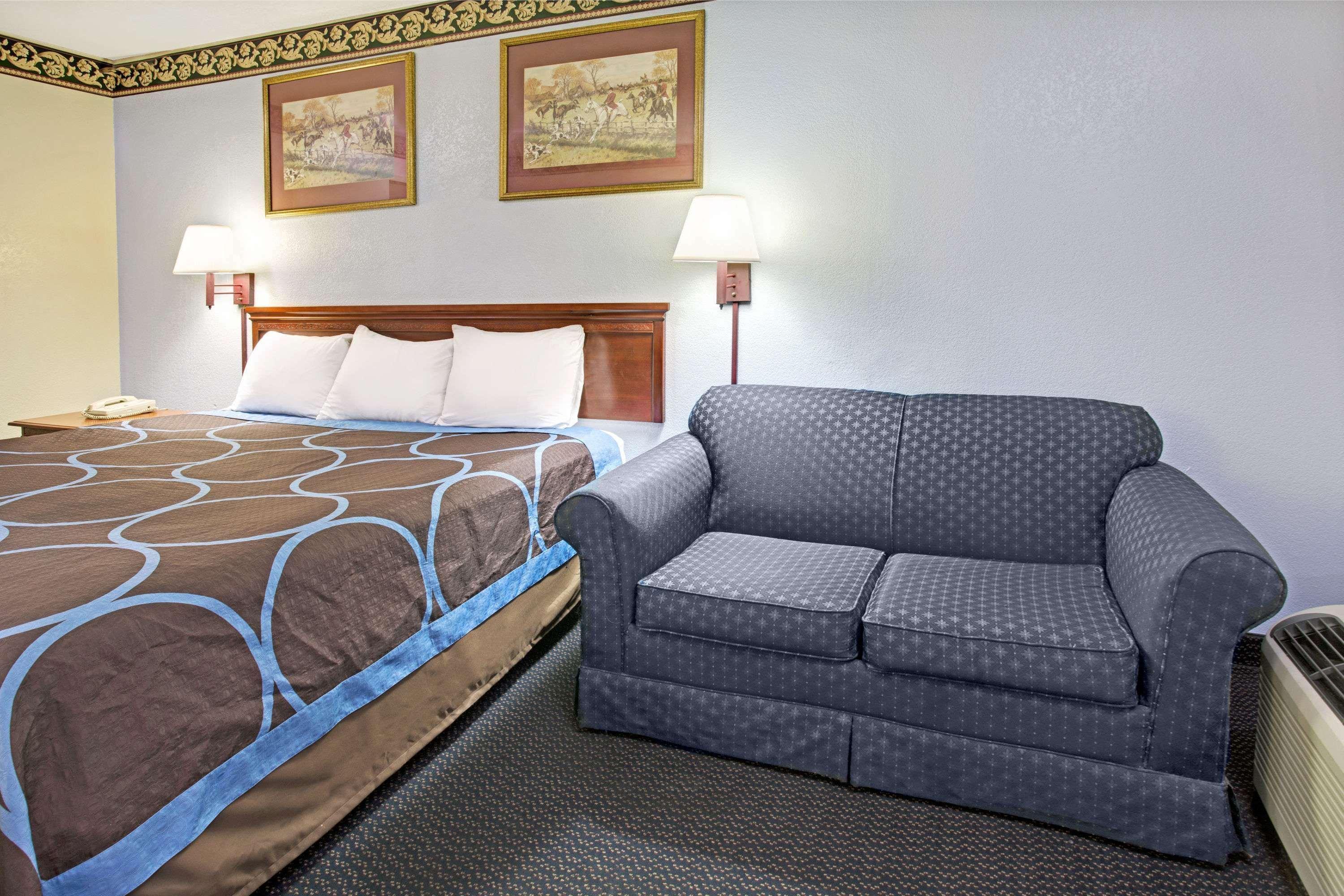 Super 8 By Wyndham Suwanee Hotel Exterior foto