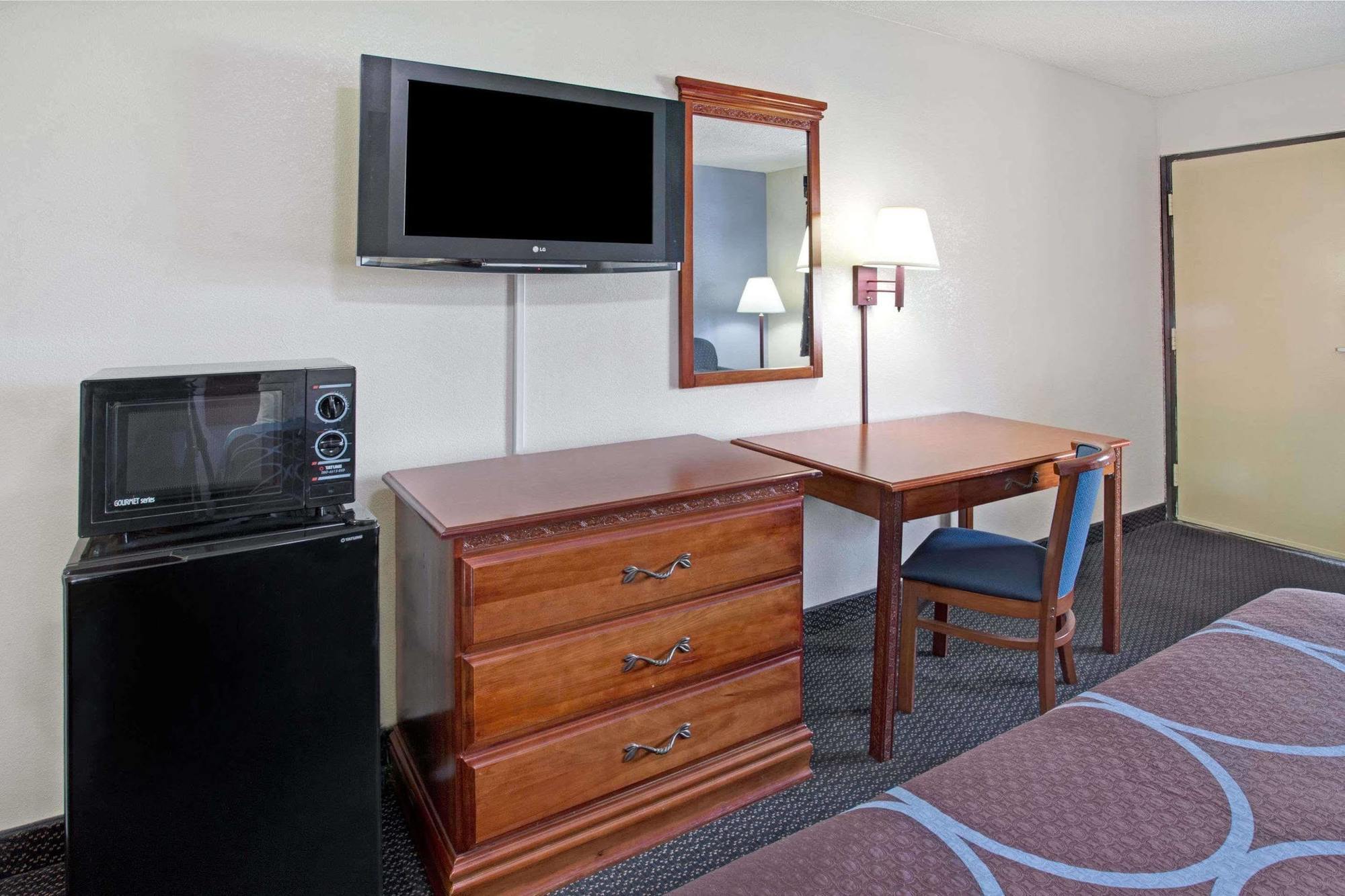 Super 8 By Wyndham Suwanee Hotel Exterior foto
